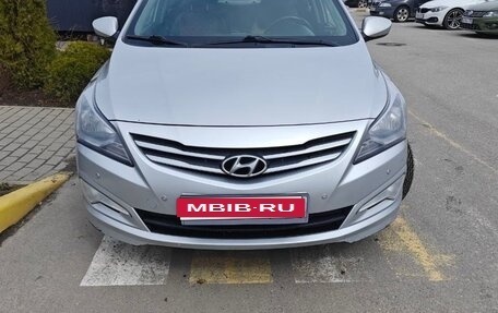 Hyundai Solaris II рестайлинг, 2016 год, 1 000 000 рублей, 2 фотография