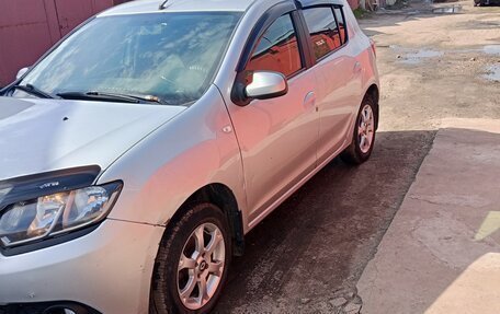 Renault Sandero II рестайлинг, 2014 год, 380 000 рублей, 2 фотография