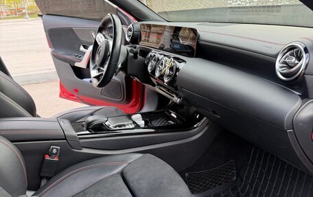 Mercedes-Benz CLA, 2019 год, 3 200 000 рублей, 22 фотография