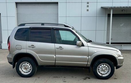 Chevrolet Niva I рестайлинг, 2011 год, 450 000 рублей, 3 фотография