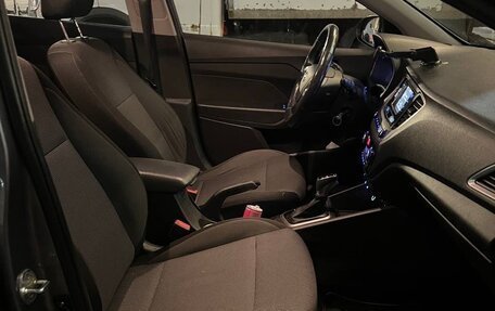 Hyundai Solaris II рестайлинг, 2018 год, 930 000 рублей, 9 фотография
