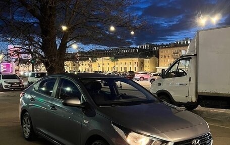 Hyundai Solaris II рестайлинг, 2018 год, 930 000 рублей, 11 фотография