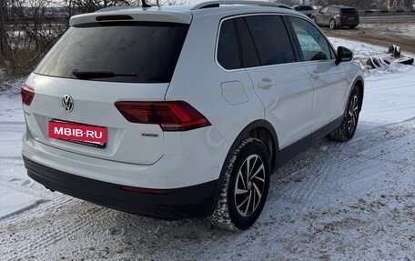 Volkswagen Tiguan II, 2018 год, 2 650 000 рублей, 3 фотография