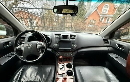 Toyota Highlander III, 2011 год, 2 250 000 рублей, 9 фотография