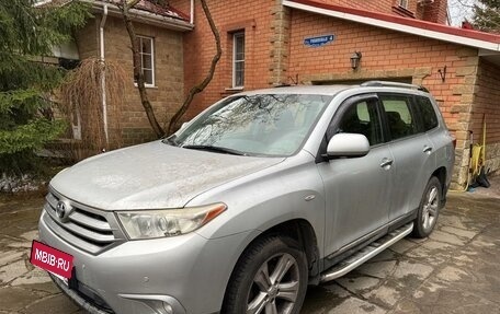Toyota Highlander III, 2011 год, 2 250 000 рублей, 4 фотография