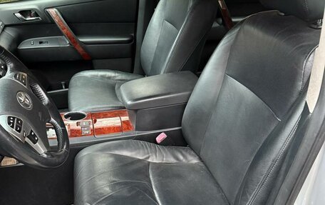 Toyota Highlander III, 2011 год, 2 250 000 рублей, 18 фотография