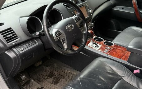 Toyota Highlander III, 2011 год, 2 250 000 рублей, 17 фотография