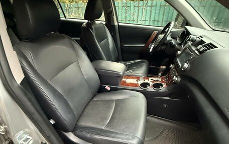 Toyota Highlander III, 2011 год, 2 250 000 рублей, 20 фотография