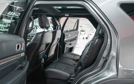 Ford Explorer VI, 2018 год, 2 350 000 рублей, 9 фотография