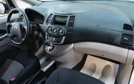 Mitsubishi Grandis, 2008 год, 999 000 рублей, 17 фотография