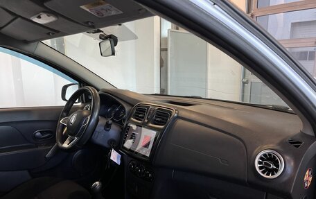 Renault Logan II, 2019 год, 995 000 рублей, 12 фотография