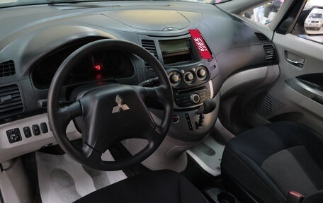 Mitsubishi Grandis, 2008 год, 999 000 рублей, 11 фотография