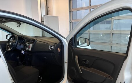 Renault Logan II, 2019 год, 995 000 рублей, 26 фотография