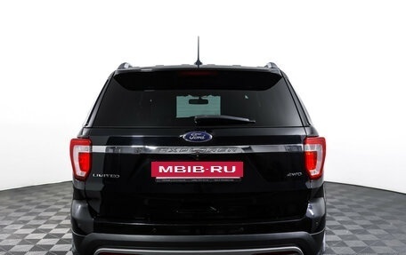 Ford Explorer VI, 2017 год, 2 990 000 рублей, 6 фотография