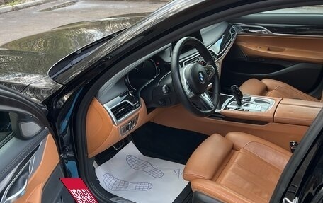 BMW 7 серия, 2018 год, 3 950 000 рублей, 8 фотография
