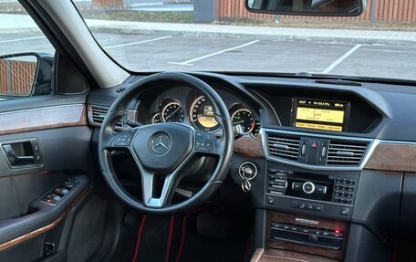 Mercedes-Benz E-Класс, 2012 год, 1 200 000 рублей, 11 фотография