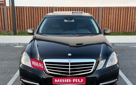 Mercedes-Benz E-Класс, 2012 год, 1 200 000 рублей, 3 фотография