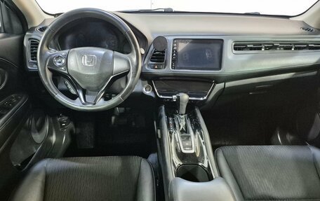 Honda Vezel, 2021 год, 2 250 000 рублей, 10 фотография