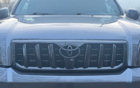 Toyota Land Cruiser Prado 120 рестайлинг, 2003 год, 2 450 000 рублей, 6 фотография