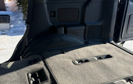 Toyota Land Cruiser Prado 120 рестайлинг, 2003 год, 2 450 000 рублей, 14 фотография