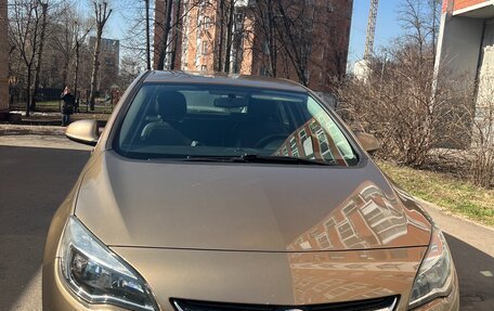 Opel Astra J, 2012 год, 800 000 рублей, 1 фотография