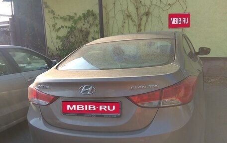 Hyundai Elantra V, 2013 год, 850 000 рублей, 1 фотография