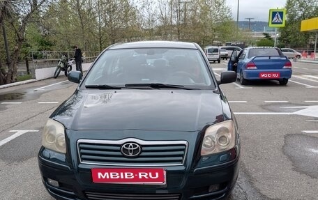 Toyota Avensis III рестайлинг, 2004 год, 525 000 рублей, 1 фотография