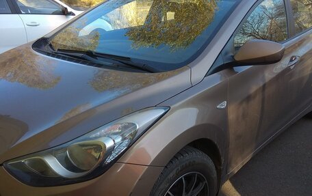 Hyundai Elantra V, 2013 год, 850 000 рублей, 2 фотография