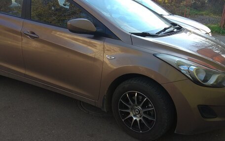 Hyundai Elantra V, 2013 год, 850 000 рублей, 3 фотография