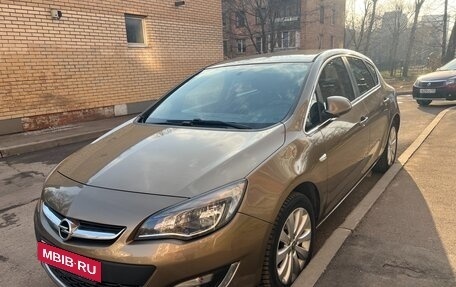 Opel Astra J, 2012 год, 800 000 рублей, 2 фотография