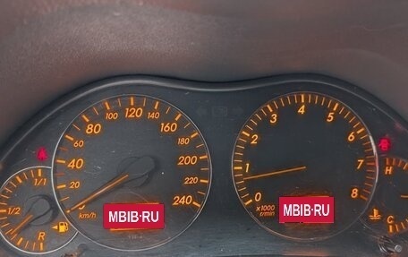 Toyota Avensis III рестайлинг, 2004 год, 525 000 рублей, 7 фотография