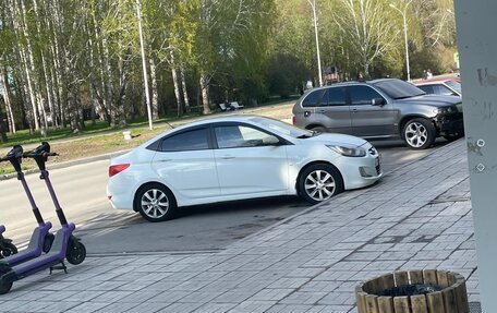 Hyundai Solaris II рестайлинг, 2012 год, 590 000 рублей, 3 фотография