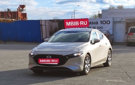 Mazda 3, 2023 год, 1 700 000 рублей, 2 фотография