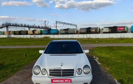 Mercedes-Benz E-Класс, 1996 год, 650 000 рублей, 1 фотография
