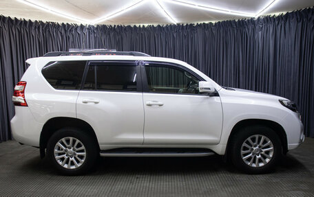 Toyota Land Cruiser Prado 150 рестайлинг 2, 2014 год, 3 298 000 рублей, 4 фотография