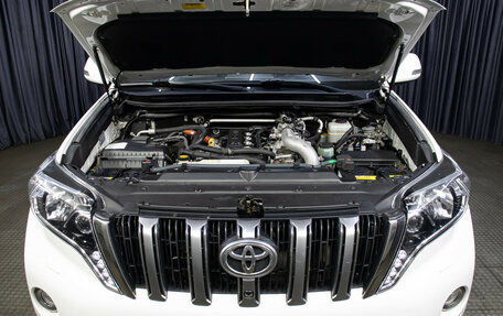 Toyota Land Cruiser Prado 150 рестайлинг 2, 2014 год, 3 298 000 рублей, 9 фотография