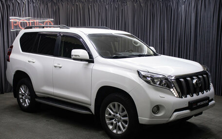 Toyota Land Cruiser Prado 150 рестайлинг 2, 2014 год, 3 298 000 рублей, 3 фотография