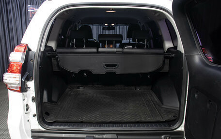 Toyota Land Cruiser Prado 150 рестайлинг 2, 2014 год, 3 298 000 рублей, 10 фотография