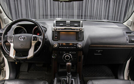 Toyota Land Cruiser Prado 150 рестайлинг 2, 2014 год, 3 298 000 рублей, 14 фотография