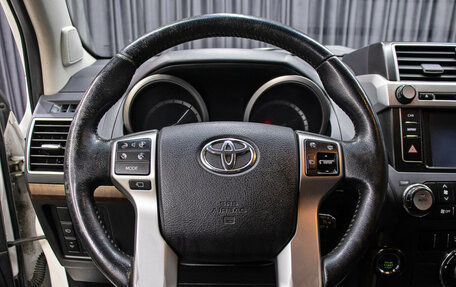 Toyota Land Cruiser Prado 150 рестайлинг 2, 2014 год, 3 298 000 рублей, 16 фотография