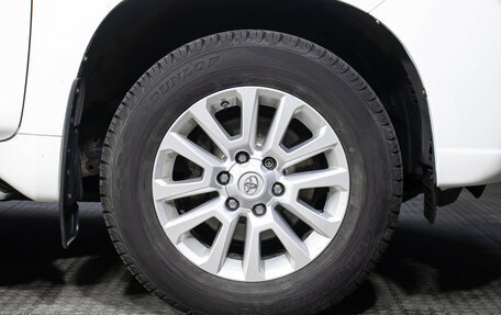 Toyota Land Cruiser Prado 150 рестайлинг 2, 2014 год, 3 298 000 рублей, 23 фотография
