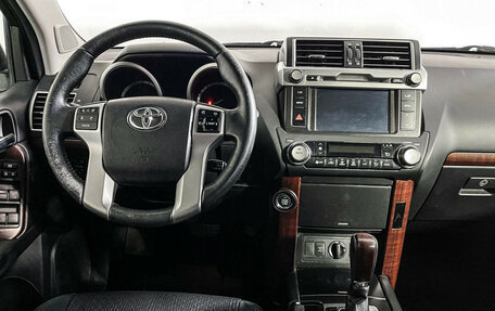 Toyota Land Cruiser Prado 150 рестайлинг 2, 2015 год, 3 697 000 рублей, 12 фотография