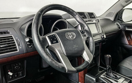 Toyota Land Cruiser Prado 150 рестайлинг 2, 2015 год, 3 697 000 рублей, 13 фотография