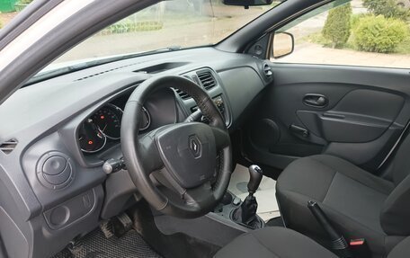 Renault Logan II, 2018 год, 415 000 рублей, 7 фотография