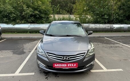 Hyundai Solaris II рестайлинг, 2015 год, 850 000 рублей, 2 фотография