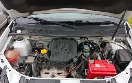 Renault Logan II, 2018 год, 415 000 рублей, 16 фотография