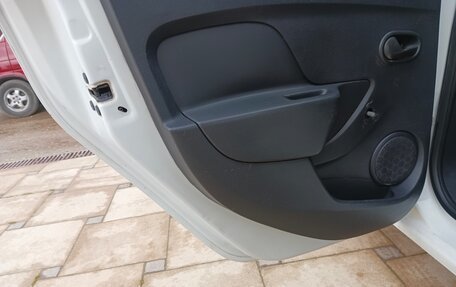 Renault Logan II, 2018 год, 415 000 рублей, 8 фотография