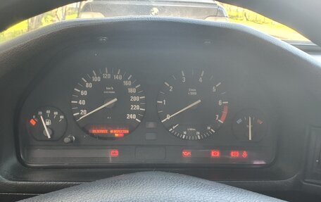 BMW 5 серия, 1992 год, 260 000 рублей, 11 фотография