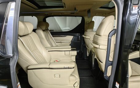 Toyota Alphard III, 2019 год, 4 497 000 рублей, 15 фотография