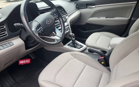 Hyundai Elantra VI рестайлинг, 2019 год, 1 900 000 рублей, 8 фотография